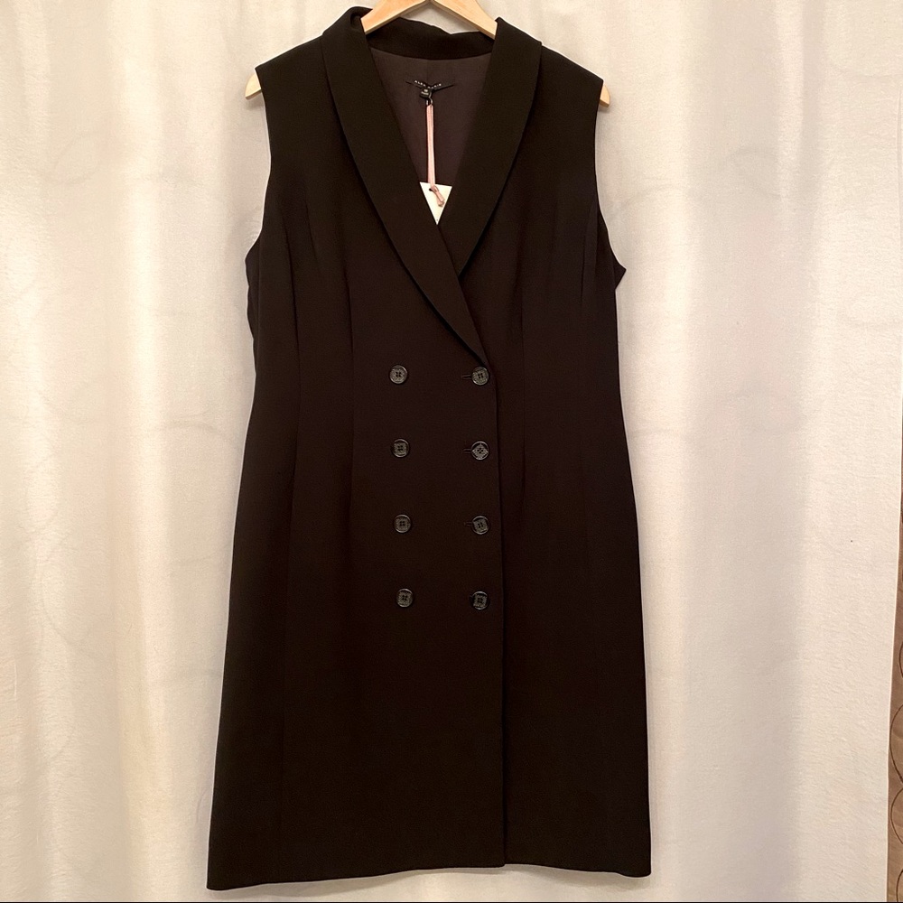 ‼️Black sleeveless coat dress | Alex Marie